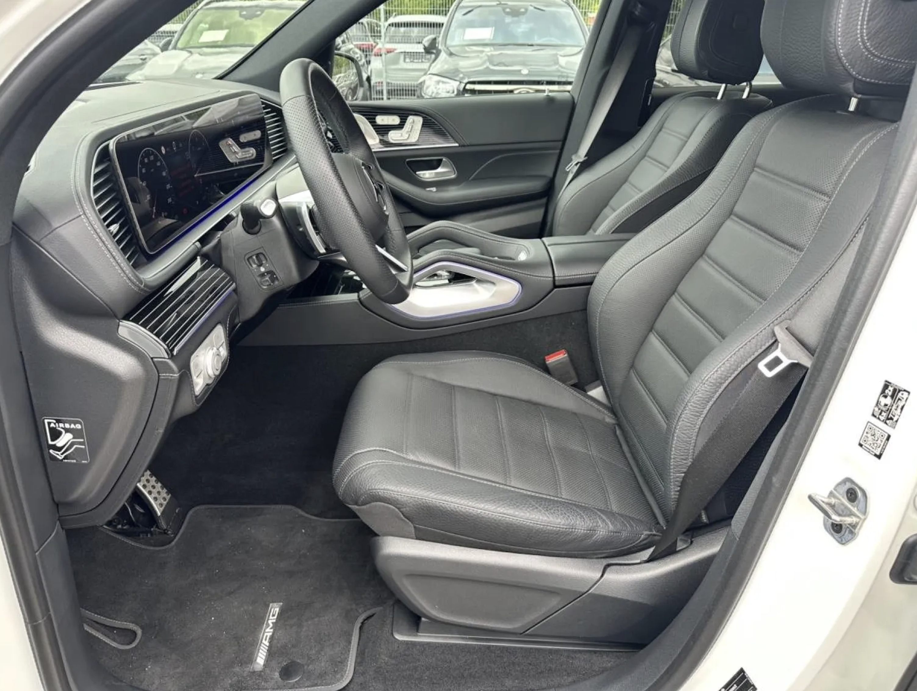 MERCEDES GLS 450d AMG | FACELIFT | SKLADEM | ČESKÉ OJETÉ AUTO | BÍLÁ S ČERNOU KŮŽÍ | MAXIMÁLNÍ VÝBAVA | VIP SLEVA | NÁKUP ONLINE | AUTOiBUY.com